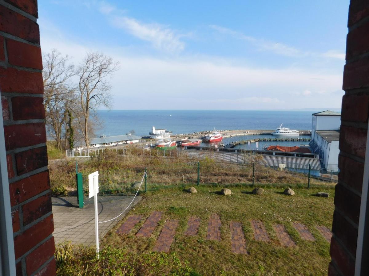 Seelotsenstation Sassnitz Mit Hafenblick By Unsere Urlaubszeit Extérieur photo