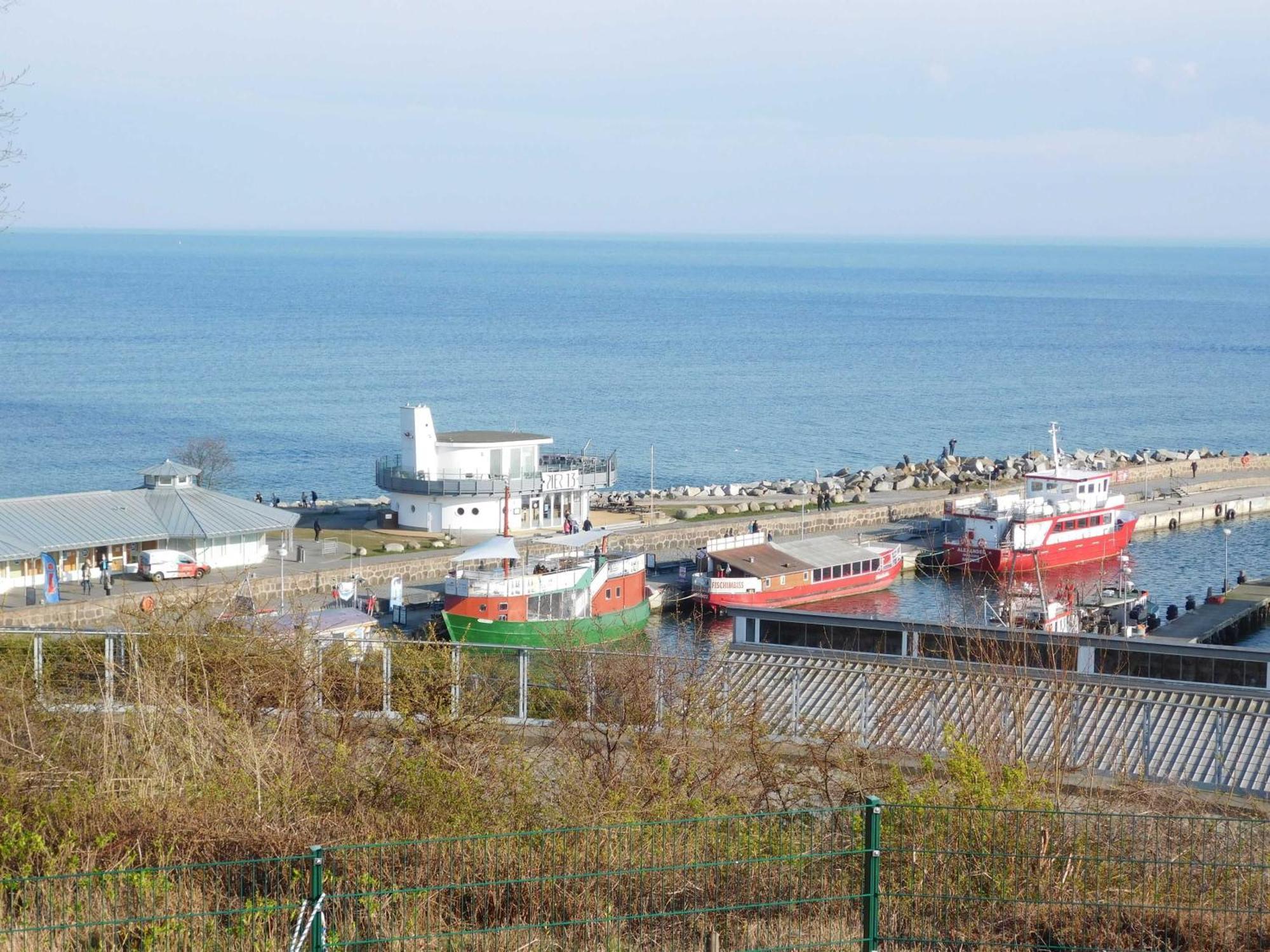 Seelotsenstation Sassnitz Mit Hafenblick By Unsere Urlaubszeit Extérieur photo
