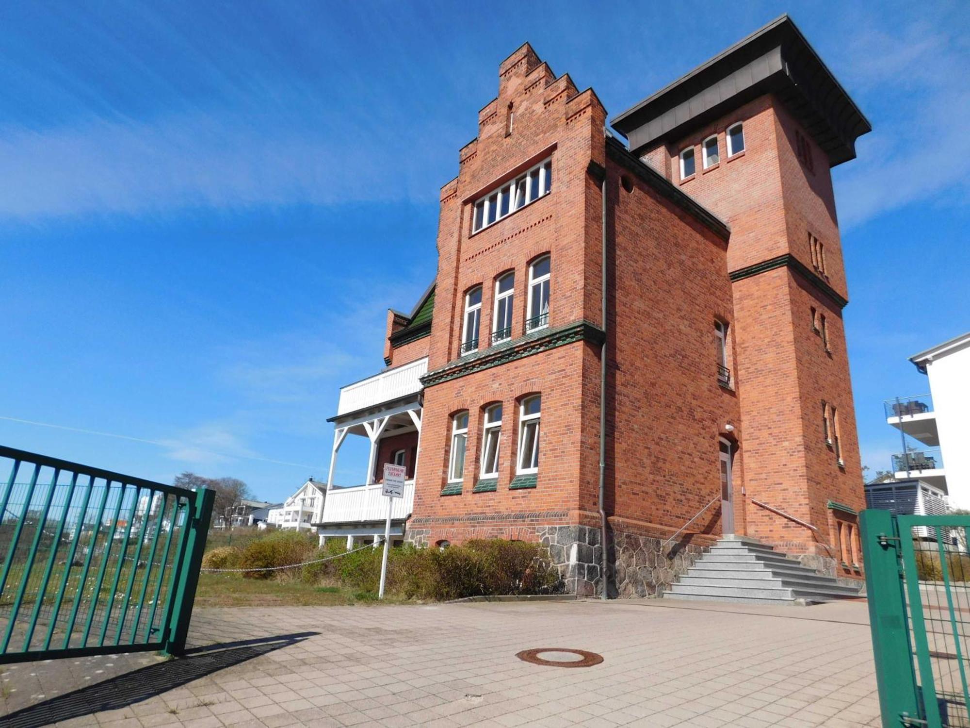 Seelotsenstation Sassnitz Mit Hafenblick By Unsere Urlaubszeit Extérieur photo